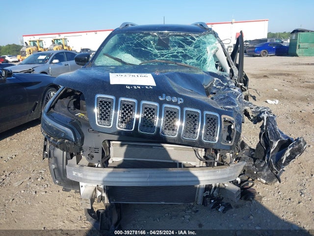 1C4PJMCB2KD405563 Jeep Cherokee Latitude 4x4