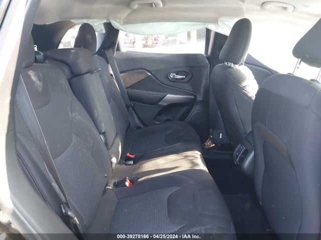 1C4PJMCB2KD405563 Jeep Cherokee Latitude 4x4