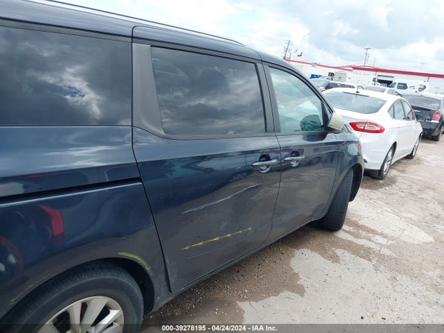 KIA SEDONA LX 2017 KNDMB5C11H6255388 Image 6