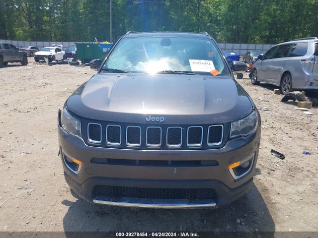3C4NJCCB5JT193798 Jeep Compass Limited Fwd