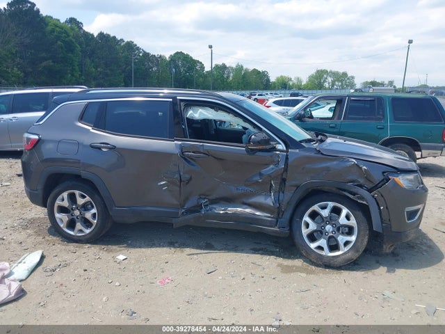 3C4NJCCB5JT193798 Jeep Compass Limited Fwd
