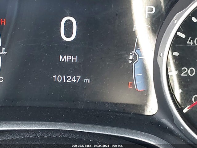 3C4NJCCB5JT193798 Jeep Compass Limited Fwd