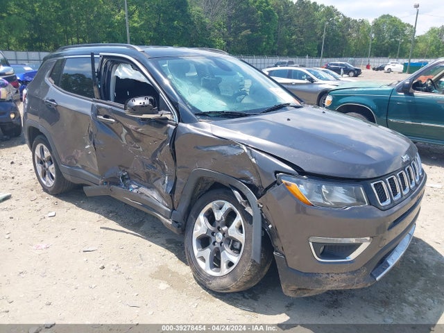3C4NJCCB5JT193798 Jeep Compass Limited Fwd