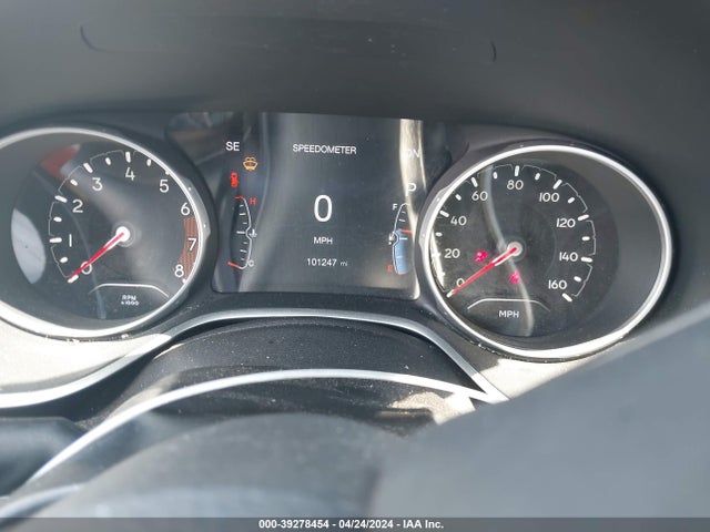 3C4NJCCB5JT193798 Jeep Compass Limited Fwd