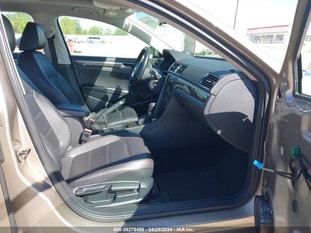 1VWBS7A35GC034381 Volkswagen Passat 1.8t Se
