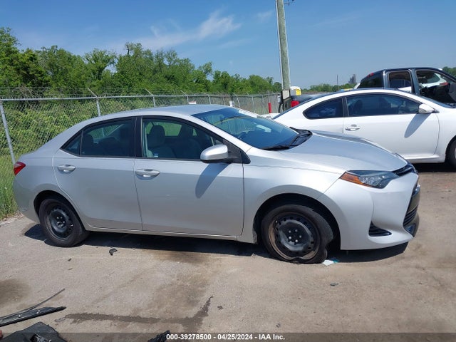 Toyota COROLLA LE 2017 5YFBURHE5HP617767 Image 13