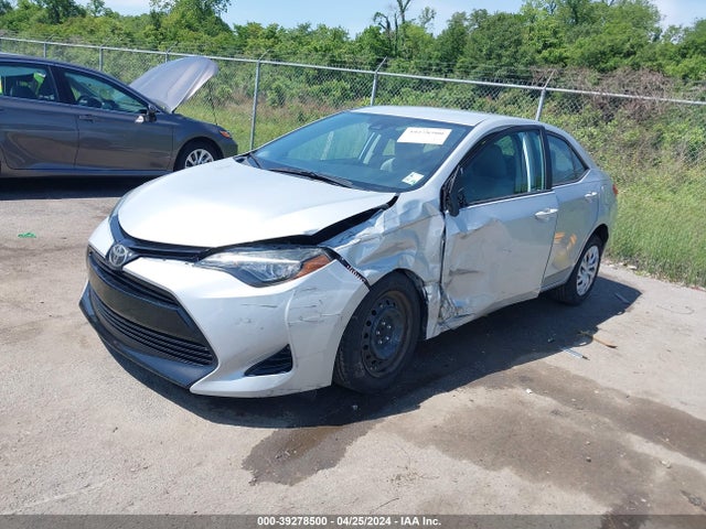 Toyota COROLLA LE 2017 5YFBURHE5HP617767 Image 2