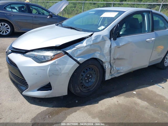 Toyota COROLLA LE 2017 5YFBURHE5HP617767 Image 6