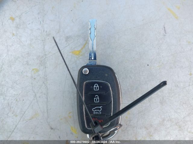KM8J33A47GU094147 Hyundai TUCSON SE