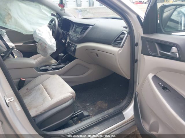 KM8J33A47GU094147 Hyundai TUCSON SE