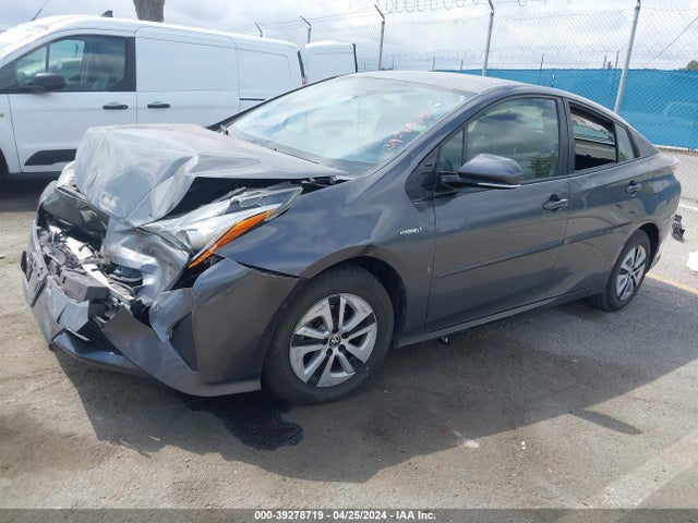 Toyota Prius Two 2018 JTDKBRFU0J3067232 Image 2