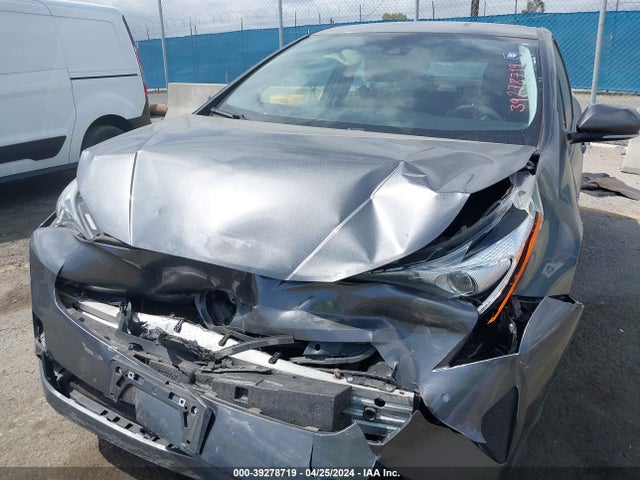 Toyota Prius Two 2018 JTDKBRFU0J3067232 Image 6