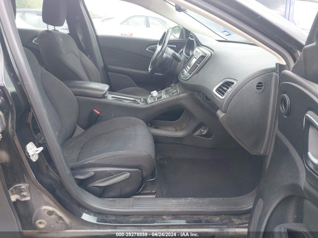 Chrysler 200 Limited 2015 1C3CCCABXFN666482 Image 5