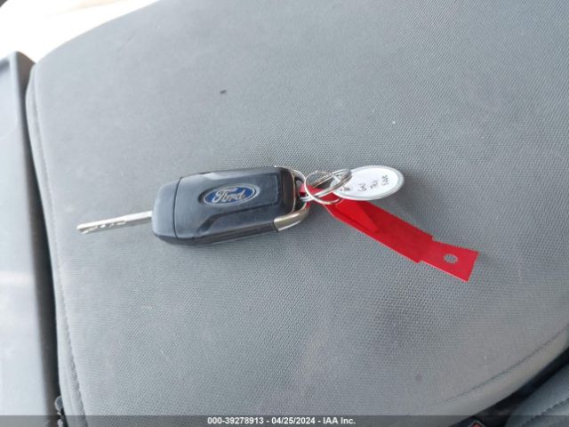 1FTFX1E5XJKF17621 Ford F-150 Xl