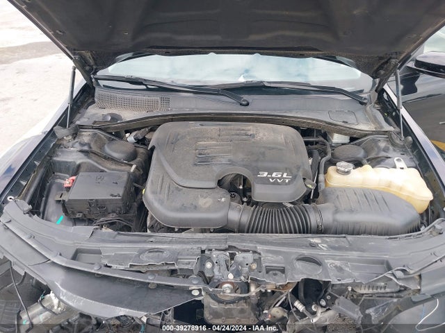2C3CCAAG9KH758136 Chrysler 300 Touring
