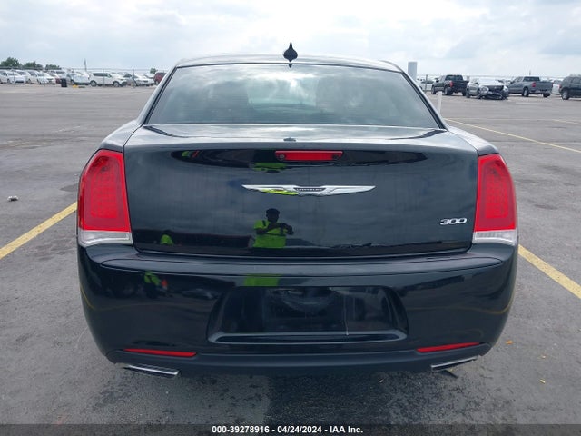 2C3CCAAG9KH758136 Chrysler 300 Touring