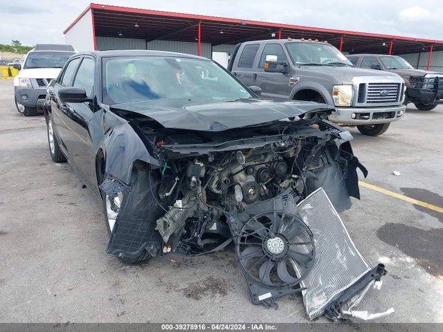 2C3CCAAG9KH758136 Chrysler 300 Touring