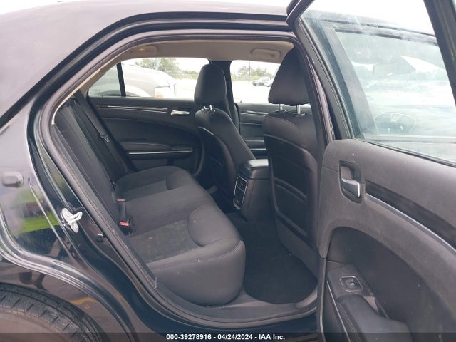 2C3CCAAG9KH758136 Chrysler 300 Touring