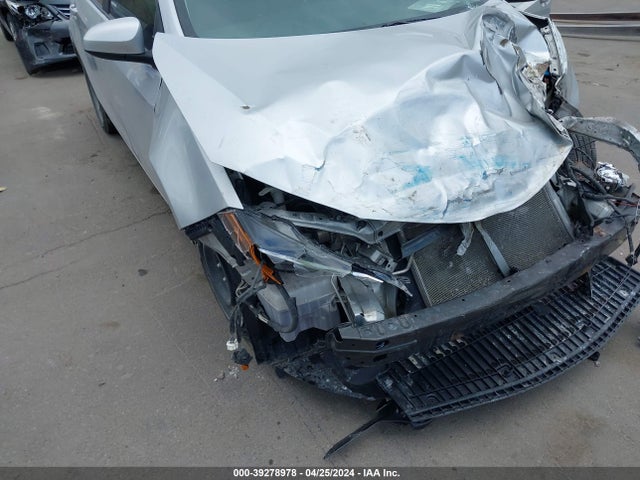 Toyota COROLLA LE 2017 2T1BURHE2HC855429 Image 6