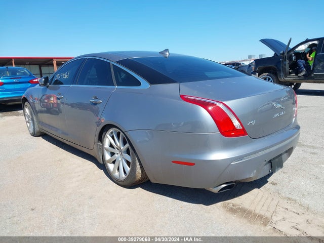 2013 JAGUAR XJ SAJWA1C7XD8V43371 Photo 2