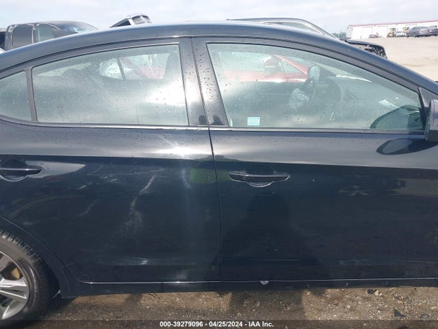 Hyundai Elantra Value Edition 2018 5NPD84LF0JH385260 Image 14