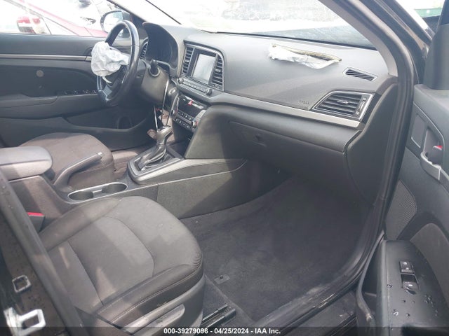Hyundai Elantra Value Edition 2018 5NPD84LF0JH385260 Image 5