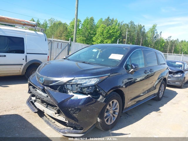 Toyota SIENNA LE 2021 5TDKRKEC4MS008294 Image 2