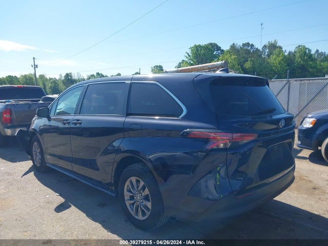 Toyota SIENNA LE 2021 5TDKRKEC4MS008294 Image 3