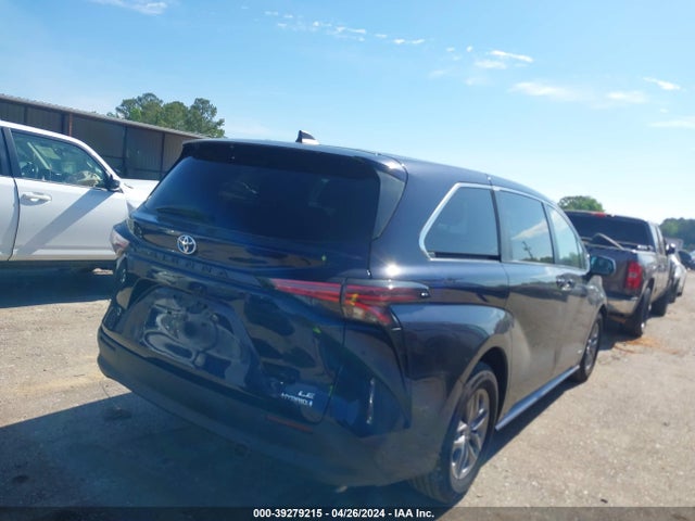 Toyota SIENNA LE 2021 5TDKRKEC4MS008294 Image 4