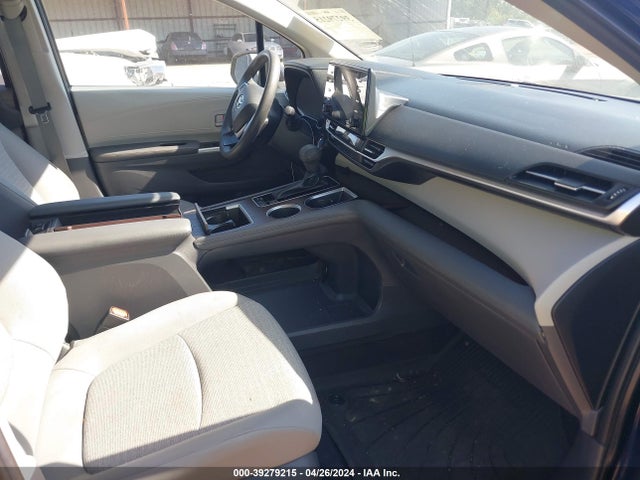 Toyota SIENNA LE 2021 5TDKRKEC4MS008294 Image 5