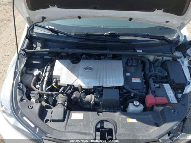 JTDL9MFU4M3027985 Toyota Prius Le Awd-e