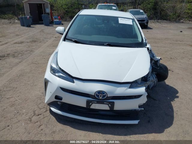 JTDL9MFU4M3027985 Toyota Prius Le Awd-e