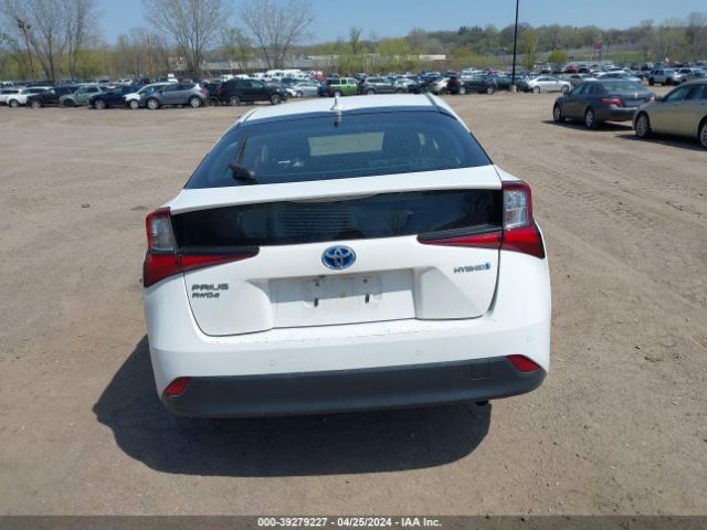JTDL9MFU4M3027985 Toyota Prius Le Awd-e