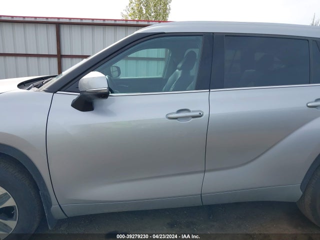 Toyota Highlander Xle 2022 5TDGZRBH6NS567314 Image 14