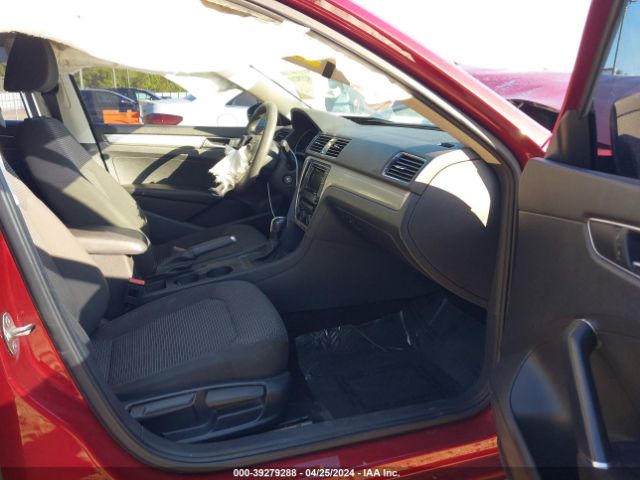 1VWAT7A38GC016241 Volkswagen Passat 1.8t S