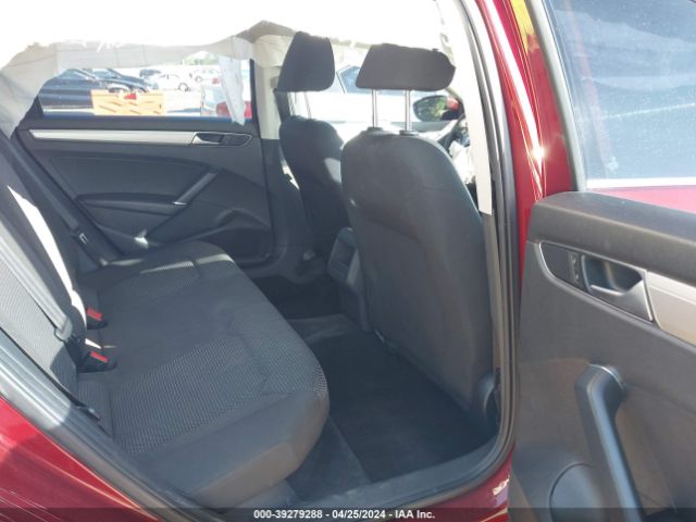 1VWAT7A38GC016241 Volkswagen Passat 1.8t S
