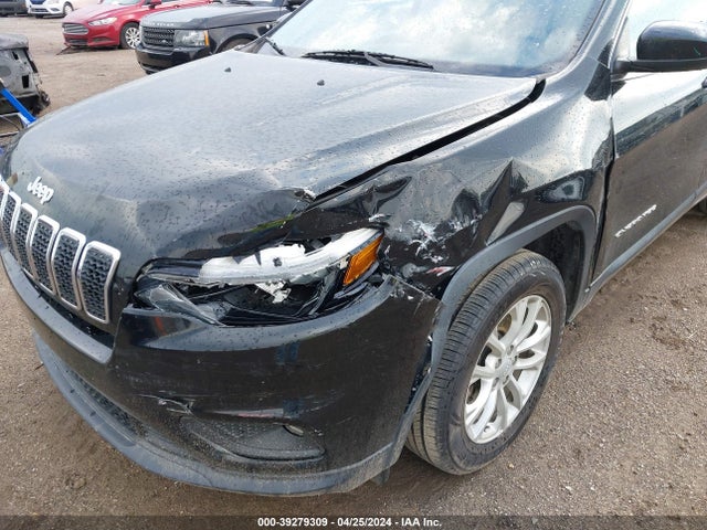 1C4PJLCB6KD325869 Jeep Cherokee Latitude Fwd