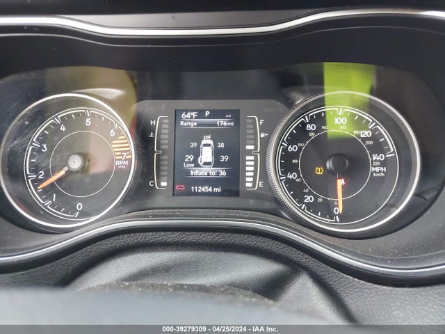 1C4PJLCB6KD325869 Jeep Cherokee Latitude Fwd