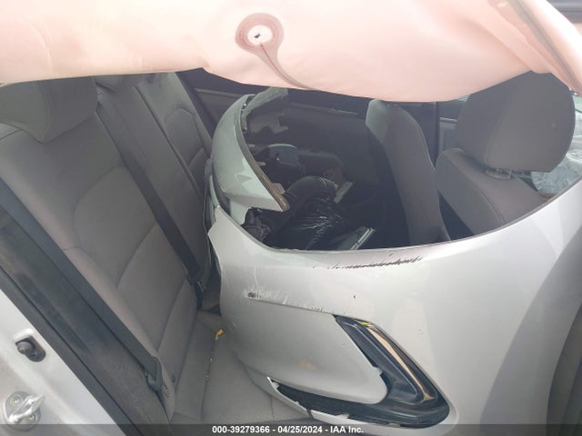 Hyundai Elantra Value Edition 2018 5NPD84LF2JH337324 Image 8