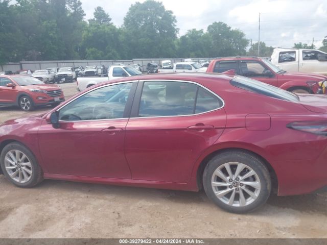 4T1C11AK8NU001375 Toyota CAMRY LE