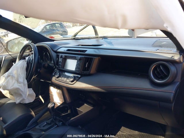 Toyota RAV4 SE 2018 2T3JFREV4JW790430 Image 5