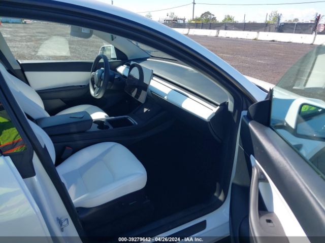 7SAYGDEFXNF490722 Tesla Model Y Performance Dual Motor All-wheel Drive