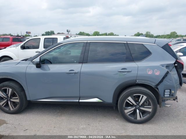 JN8BT3DC4NW119197 Nissan Rogue Platinum Fwd