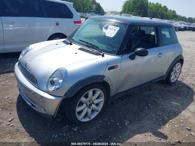 2005 MINI COOPER WMWRC33555TK60677 Photo 1