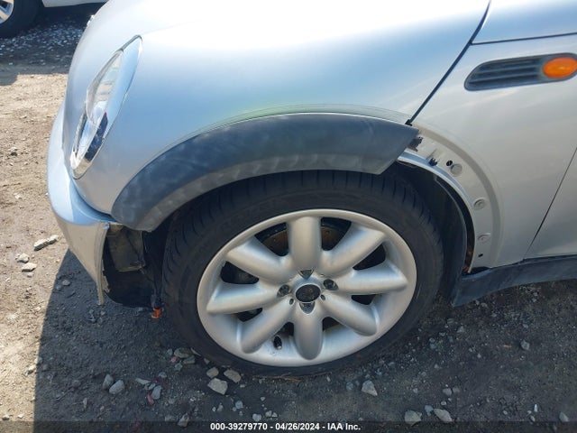 2005 MINI COOPER WMWRC33555TK60677 Photo 5