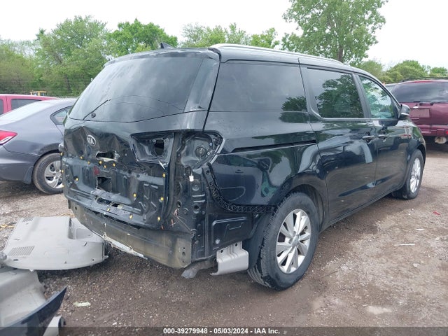 KIA SEDONA LX 2017 KNDMB5C1XH6335353 Image 4