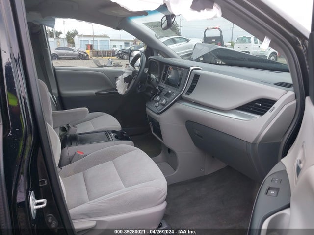 Toyota Sienna Le 8 Passenger 2015 5TDKK3DC3FS657731 Image 5