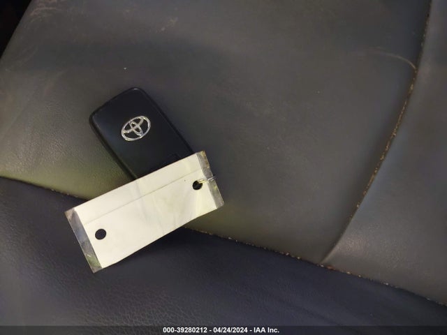 Toyota Prius V Five 2014 JTDZN3EU5EJ002186 Image 11