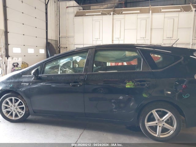 Toyota Prius V Five 2014 JTDZN3EU5EJ002186 Image 15