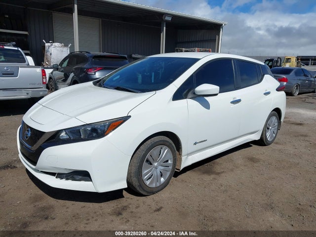 Nissan LEAF S 2018 1N4AZ1CP7JC316977 Image 2